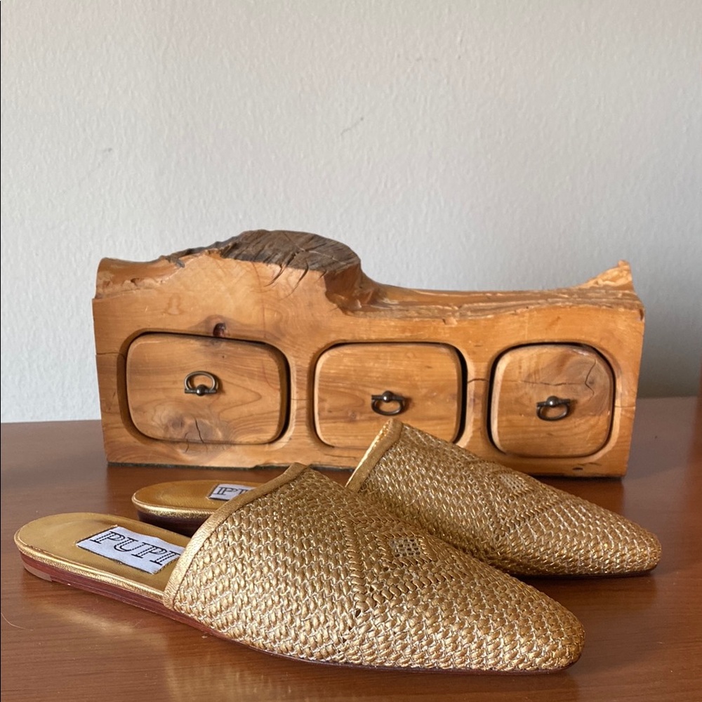 Pupi Gold Woven Mules